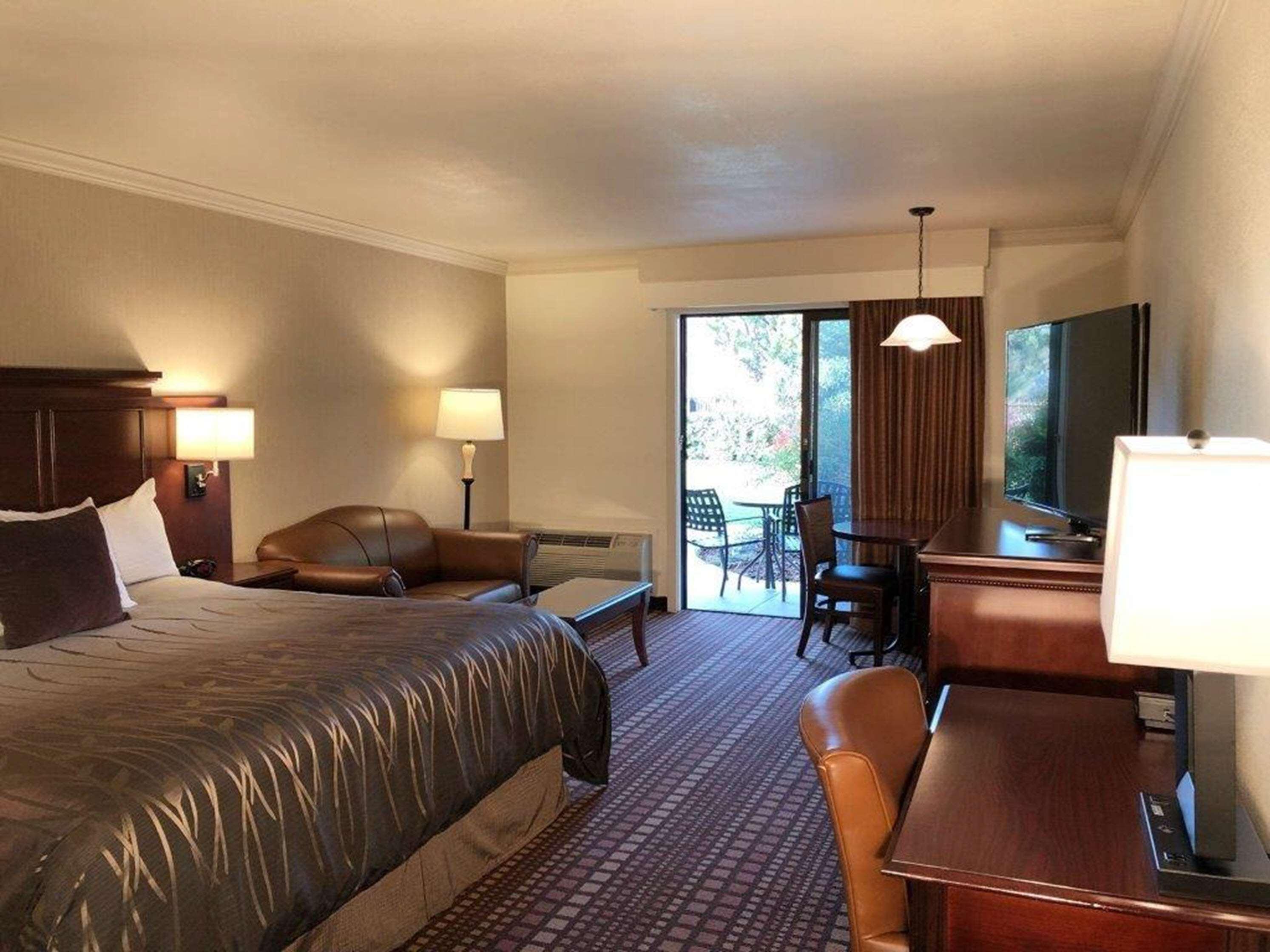 Best Western Plus Humboldt House Inn Гарбервил Екстериор снимка